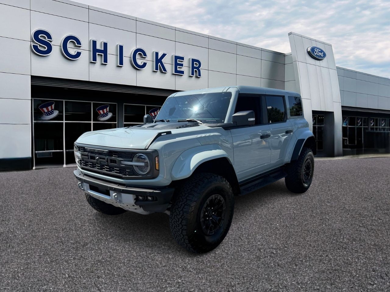 Ford Bronco Vehicle Full-screen Gallery Image 04