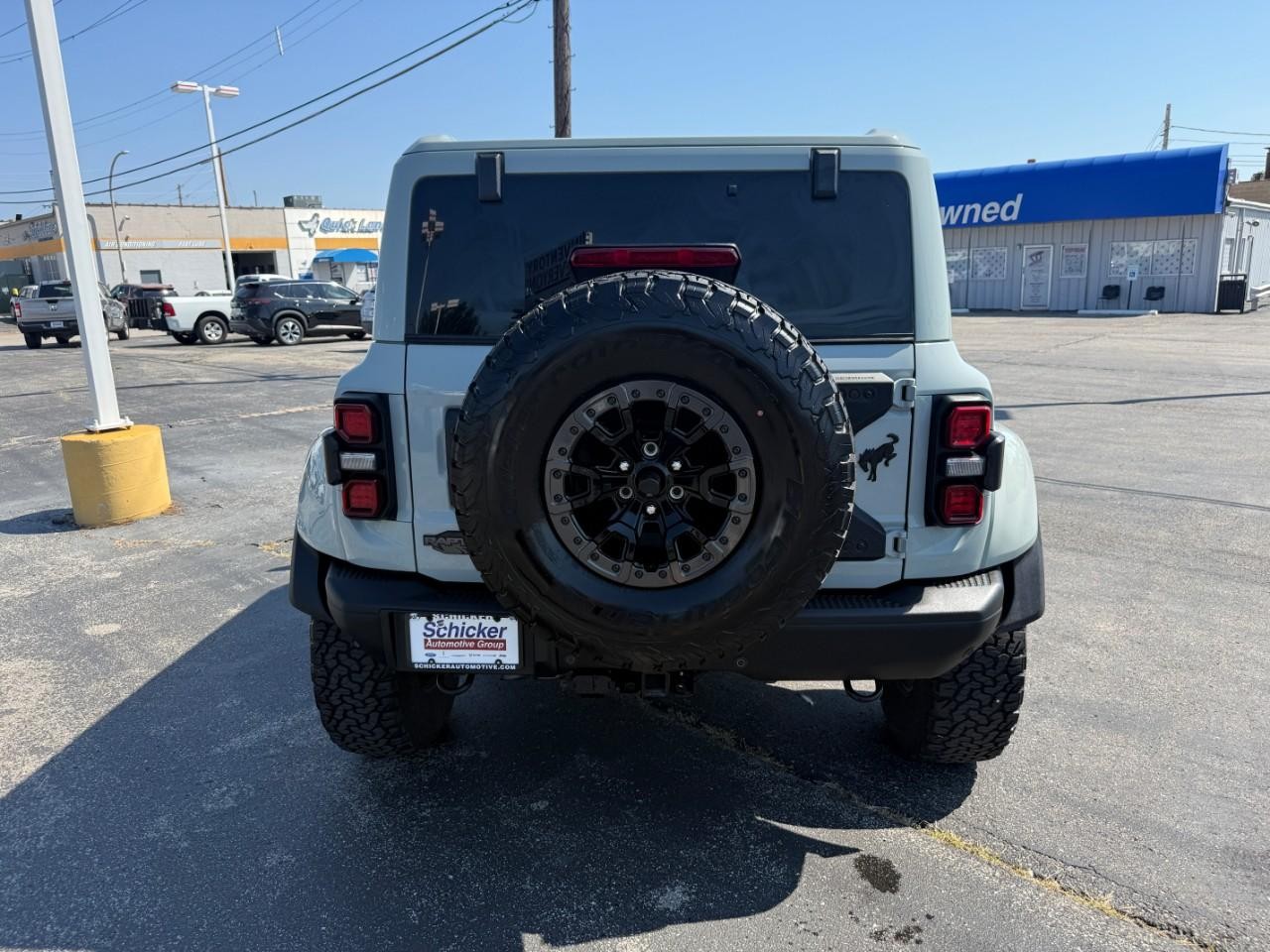 Ford Bronco Vehicle Full-screen Gallery Image 08