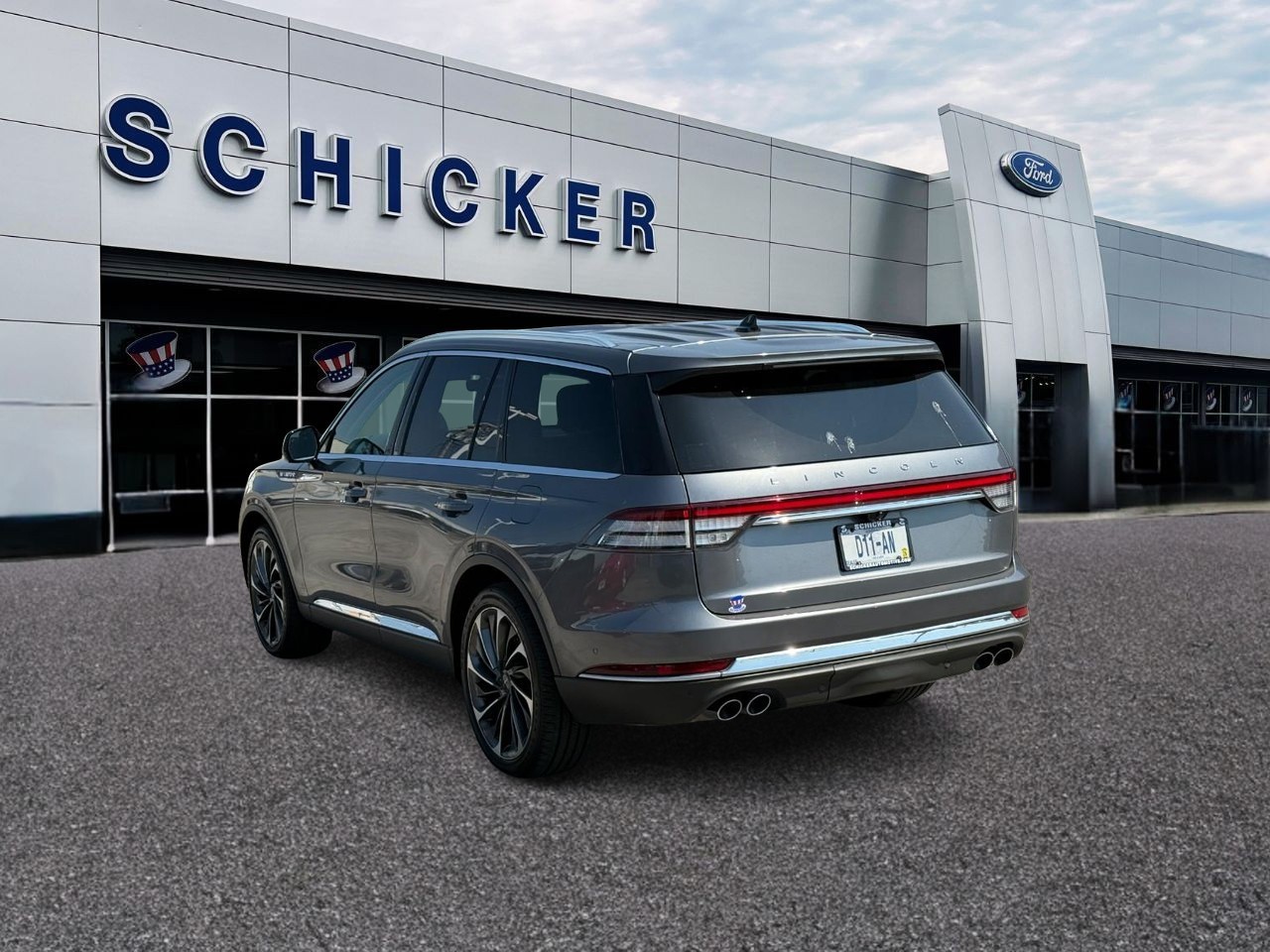 Lincoln Aviator Vehicle Full-screen Gallery Image 03