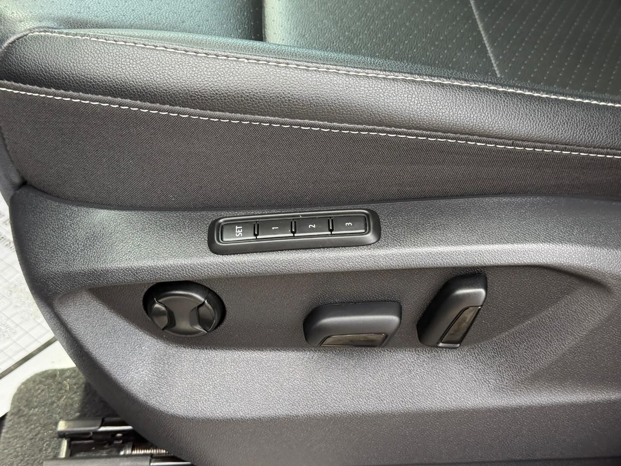 Volkswagen Atlas Vehicle Full-screen Gallery Image 19