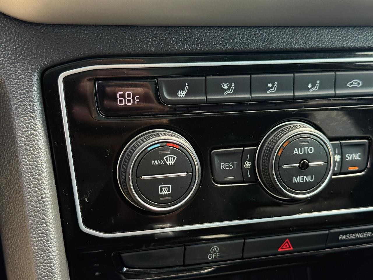 Volkswagen Atlas Vehicle Full-screen Gallery Image 23