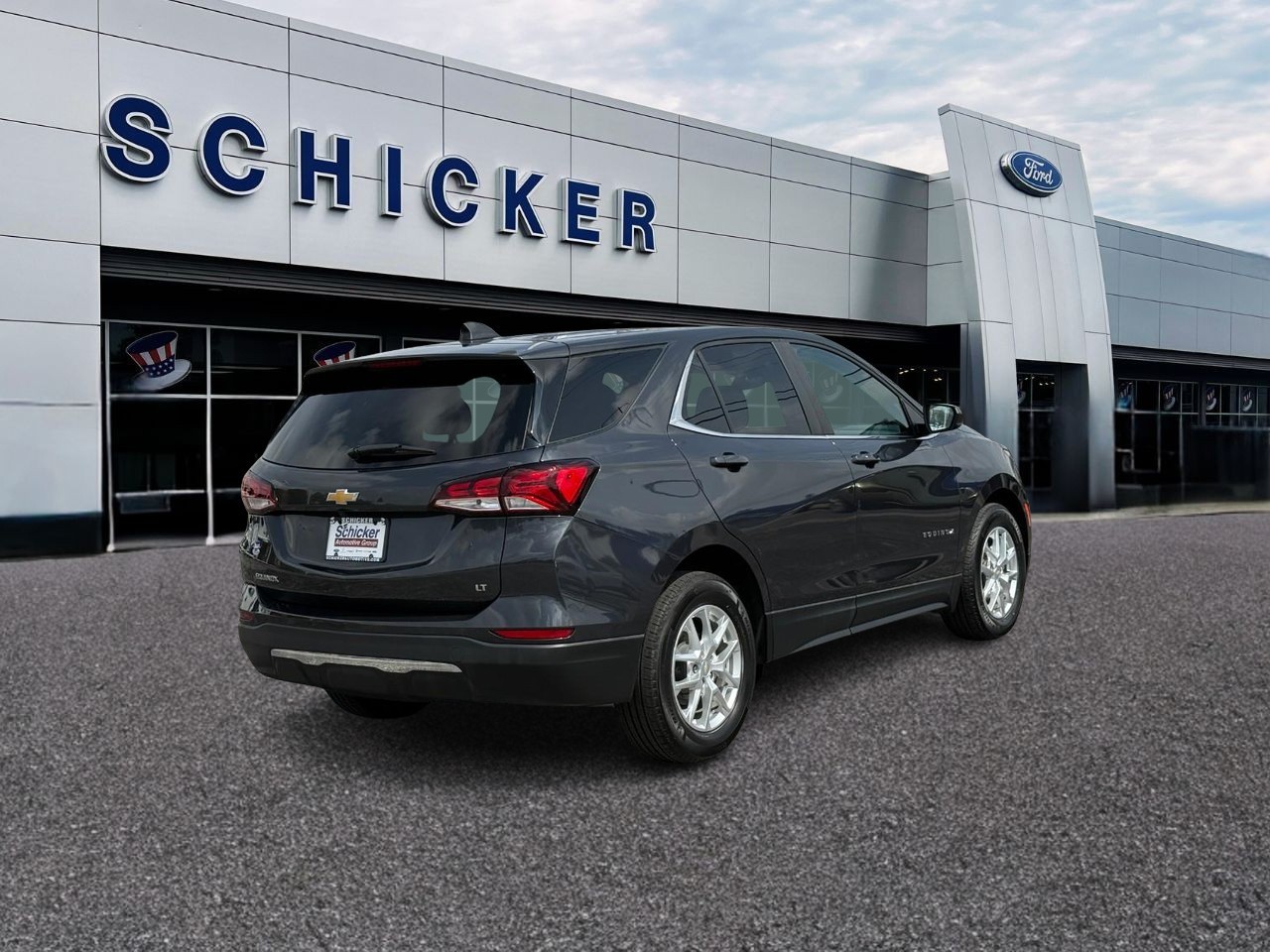 Chevrolet Equinox Vehicle Full-screen Gallery Image 02