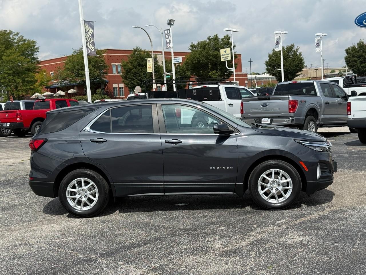 Chevrolet Equinox Vehicle Full-screen Gallery Image 05