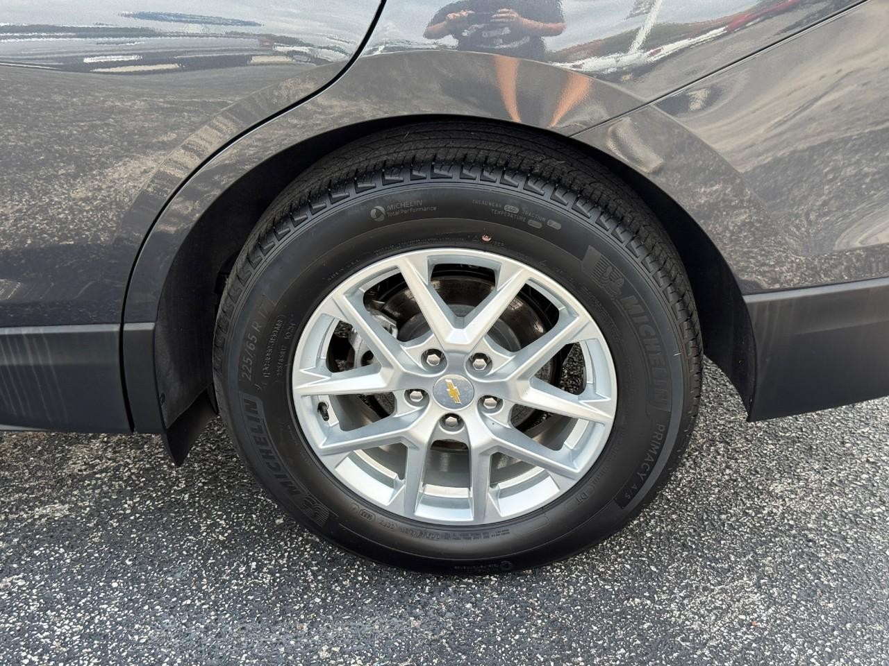 Chevrolet Equinox Vehicle Full-screen Gallery Image 06