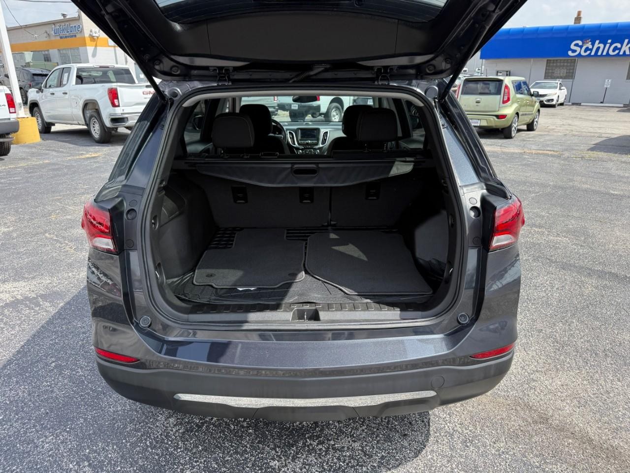 Chevrolet Equinox Vehicle Full-screen Gallery Image 08
