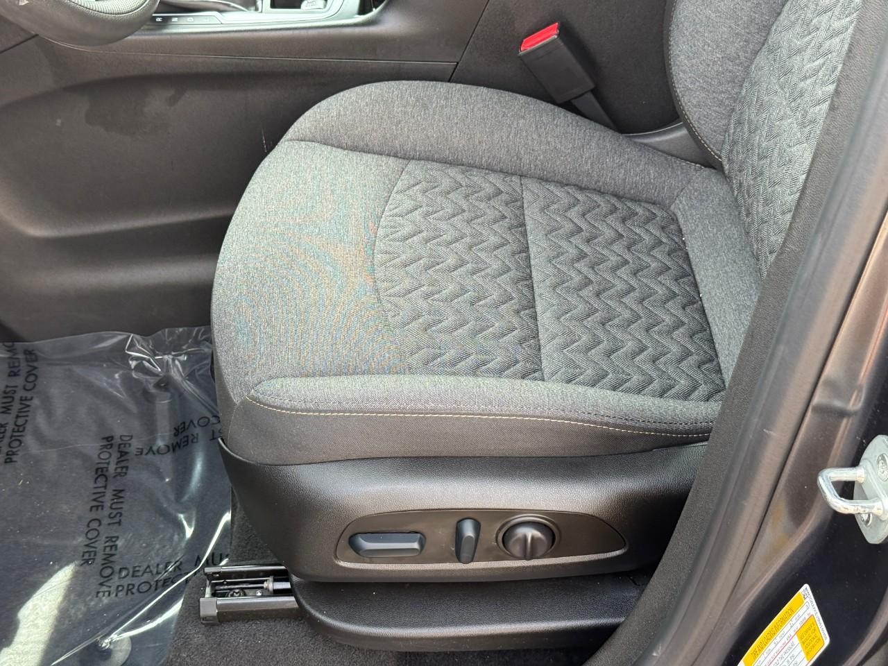 Chevrolet Equinox Vehicle Full-screen Gallery Image 18