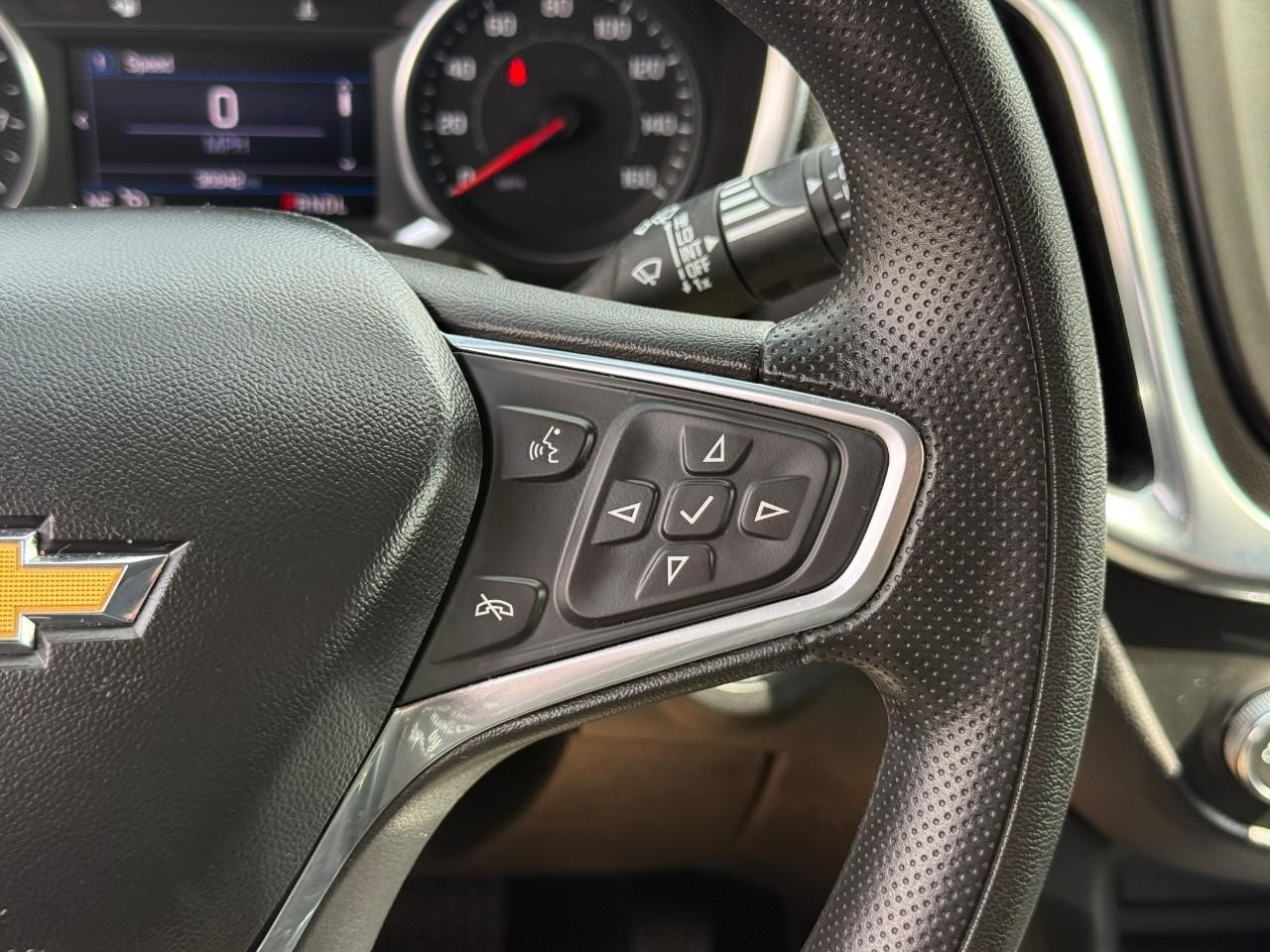 Chevrolet Equinox Vehicle Full-screen Gallery Image 21