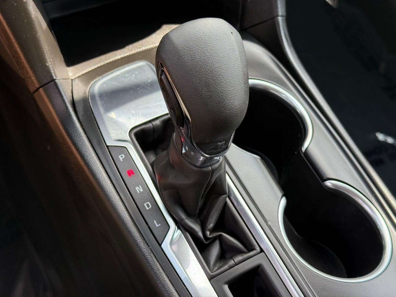 Chevrolet Equinox Vehicle Full-screen Gallery Image 23