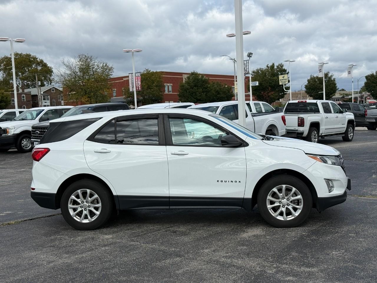 Chevrolet Equinox Vehicle Full-screen Gallery Image 05