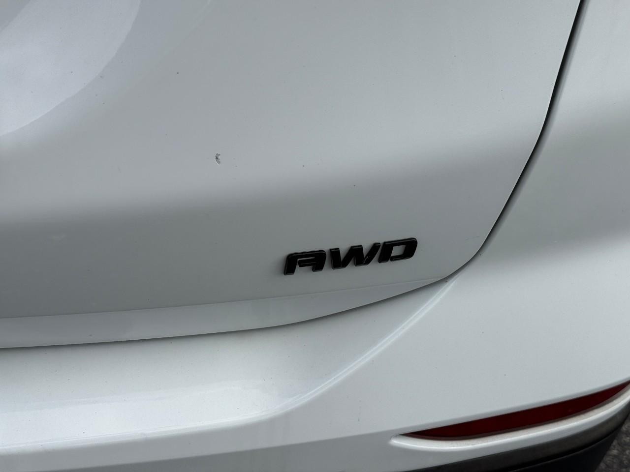 Chevrolet Equinox Vehicle Full-screen Gallery Image 07