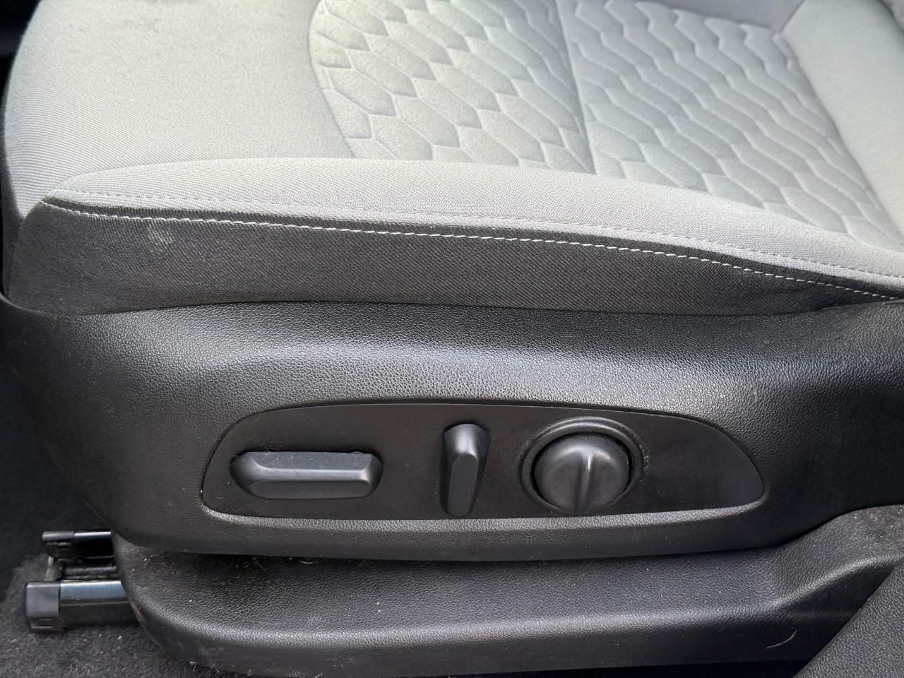Chevrolet Equinox Vehicle Full-screen Gallery Image 18