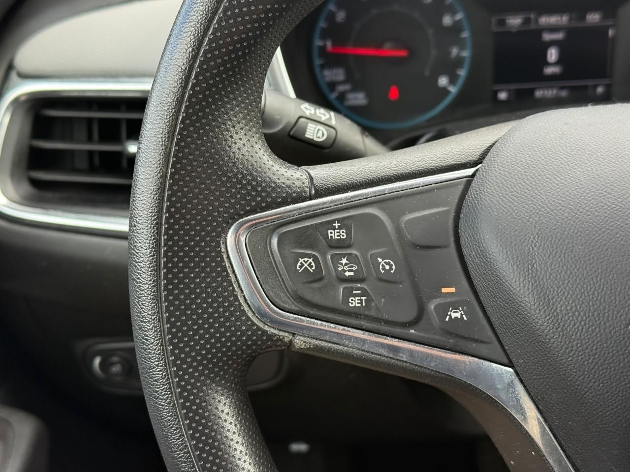 Chevrolet Equinox Vehicle Full-screen Gallery Image 19