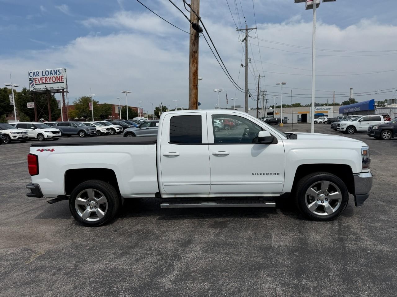 Chevrolet Silverado 1500 Vehicle Full-screen Gallery Image 05