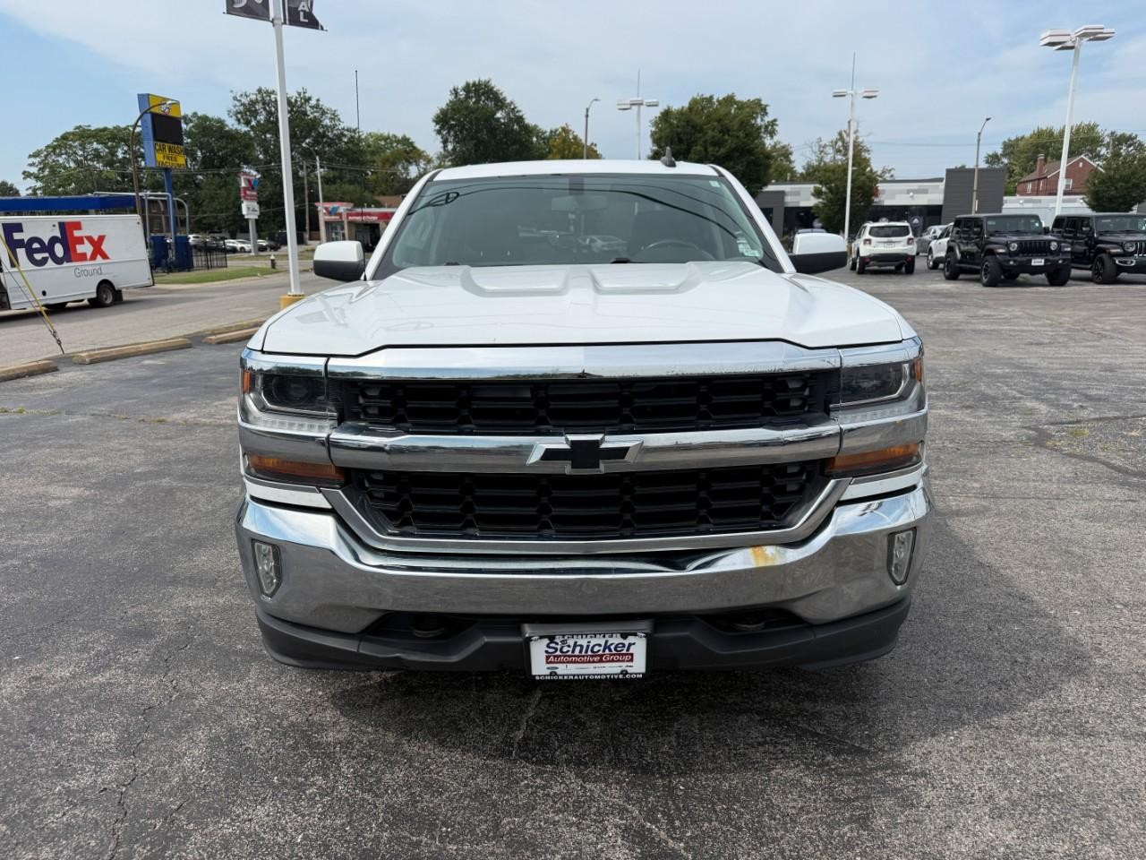 Chevrolet Silverado 1500 Vehicle Full-screen Gallery Image 07
