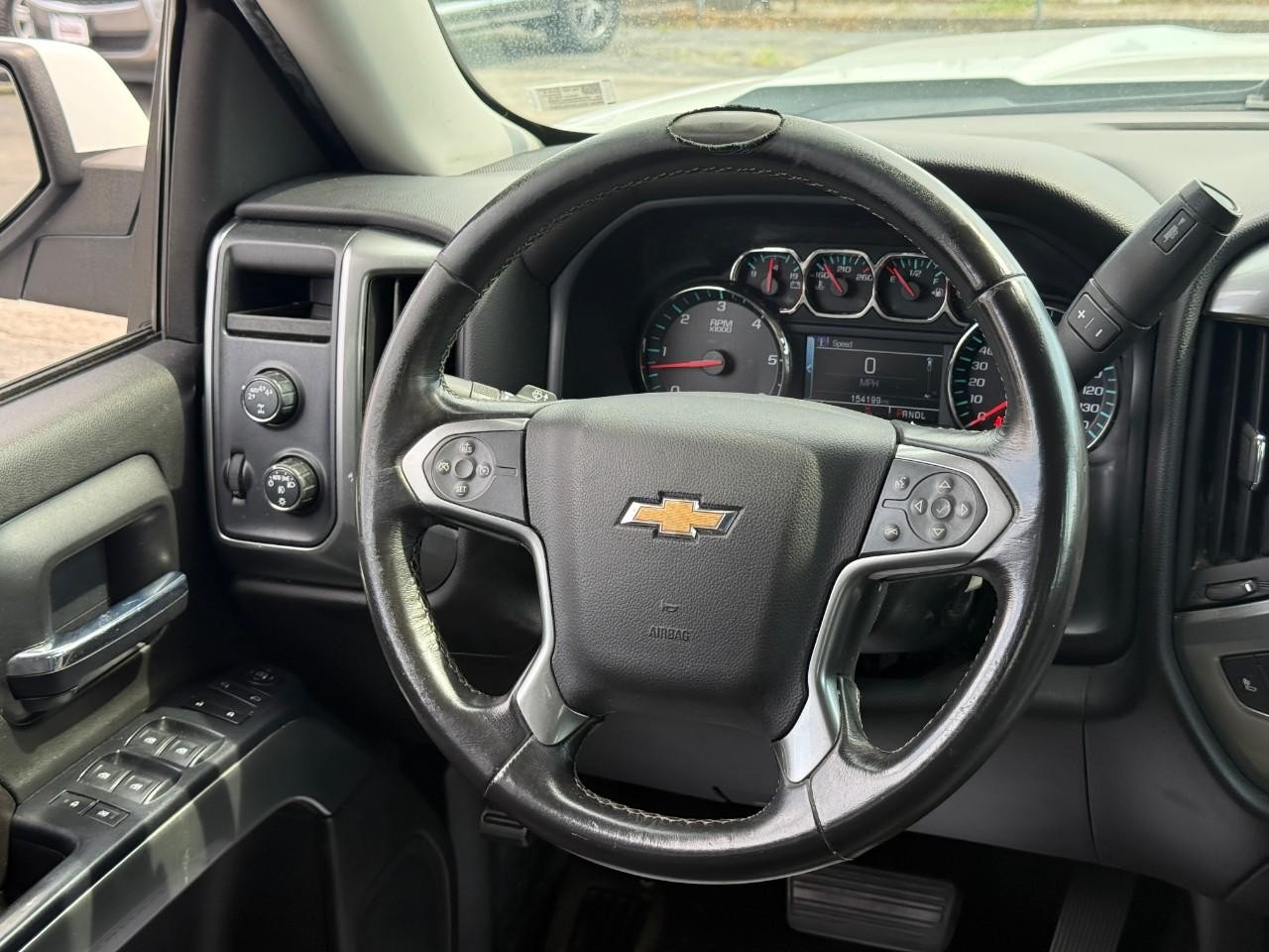 Chevrolet Silverado 1500 Vehicle Full-screen Gallery Image 10