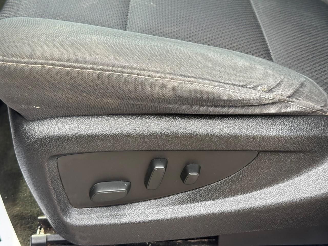 Chevrolet Silverado 1500 Vehicle Full-screen Gallery Image 15