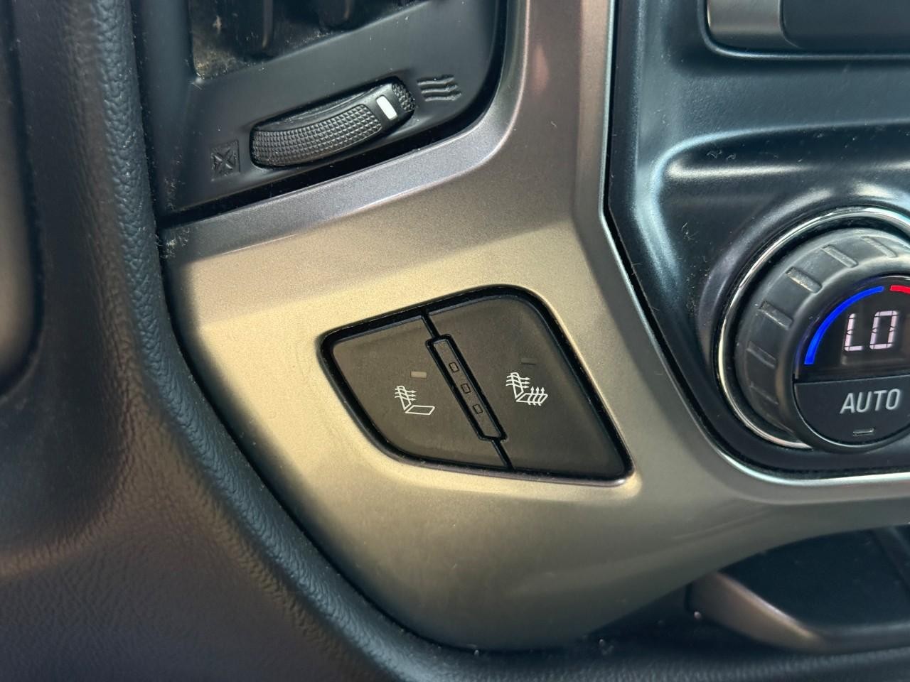 Chevrolet Silverado 1500 Vehicle Full-screen Gallery Image 19