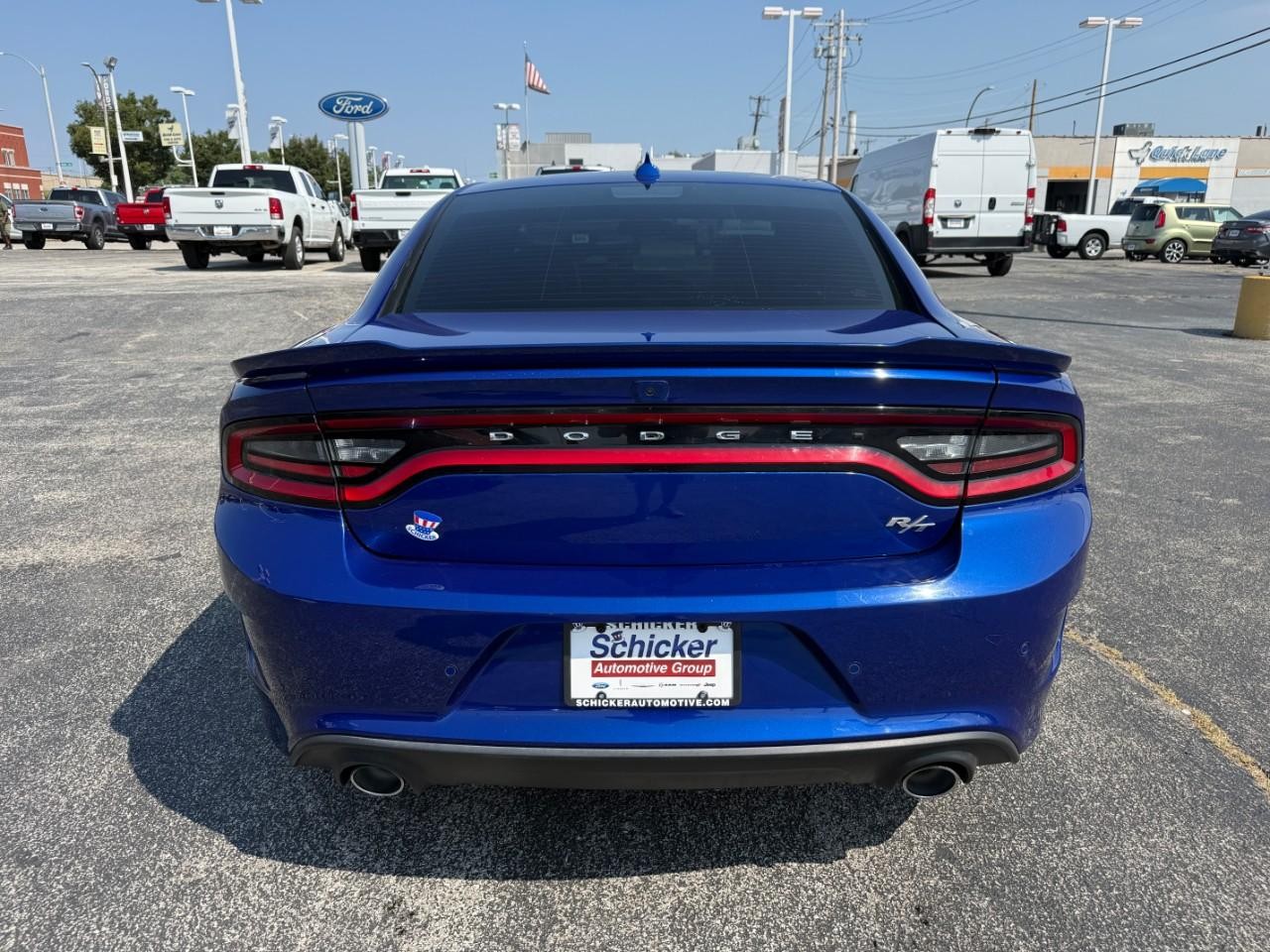 Dodge Charger Vehicle Full-screen Gallery Image 08