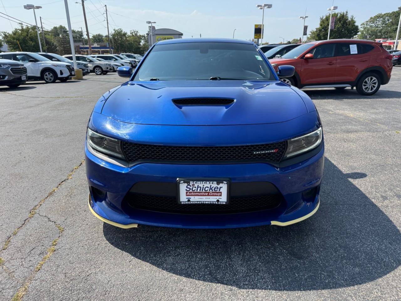 Dodge Charger Vehicle Full-screen Gallery Image 09