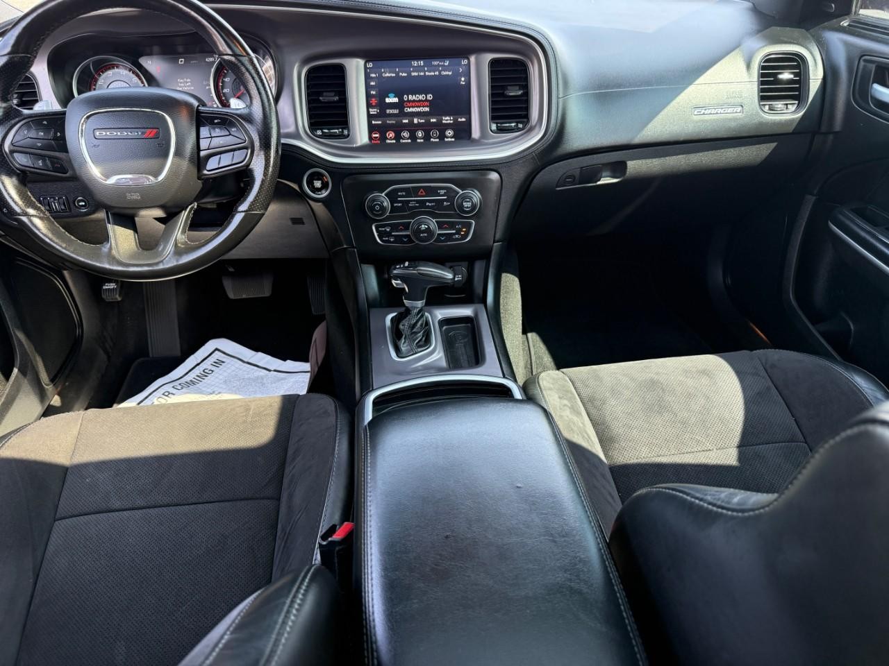 Dodge Charger Vehicle Full-screen Gallery Image 11
