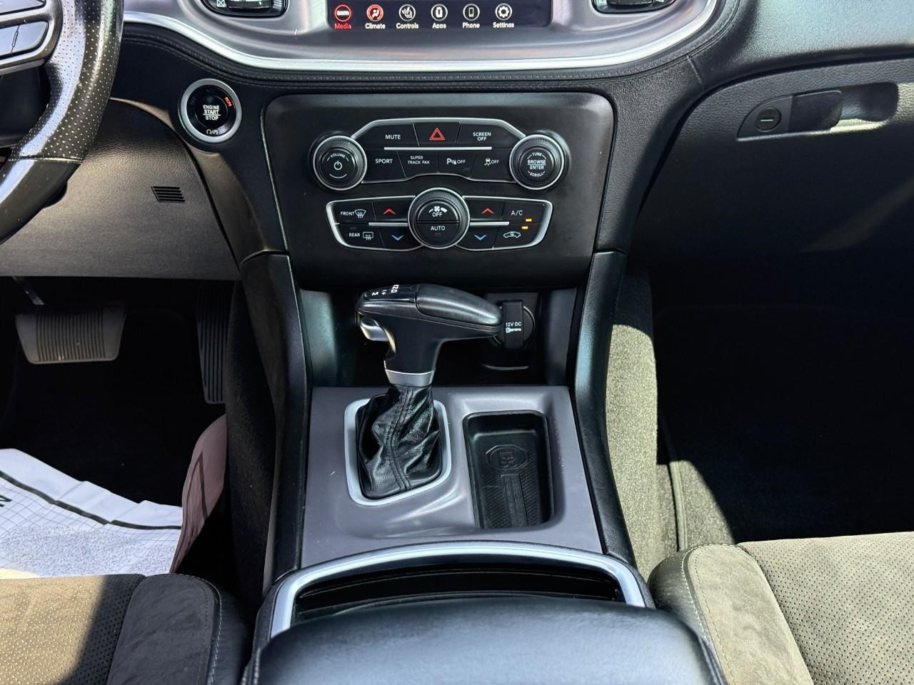 Dodge Charger Vehicle Full-screen Gallery Image 14