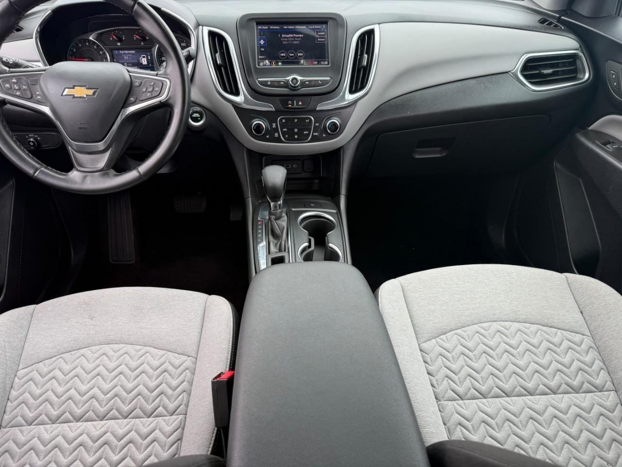 Chevrolet Equinox Vehicle Full-screen Gallery Image 09