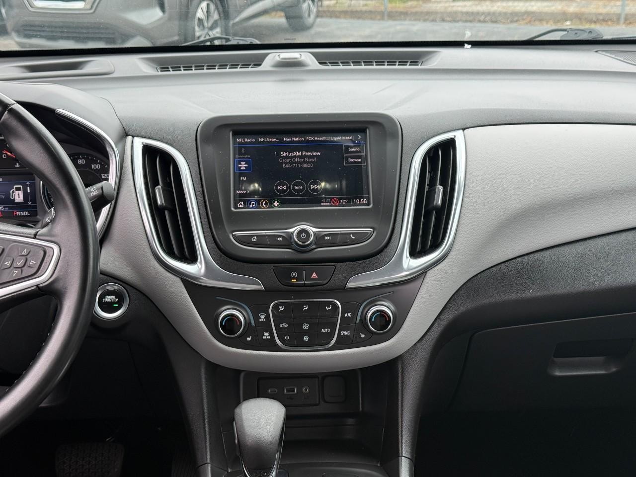 Chevrolet Equinox Vehicle Full-screen Gallery Image 11