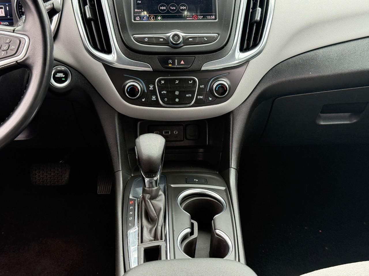 Chevrolet Equinox Vehicle Full-screen Gallery Image 12