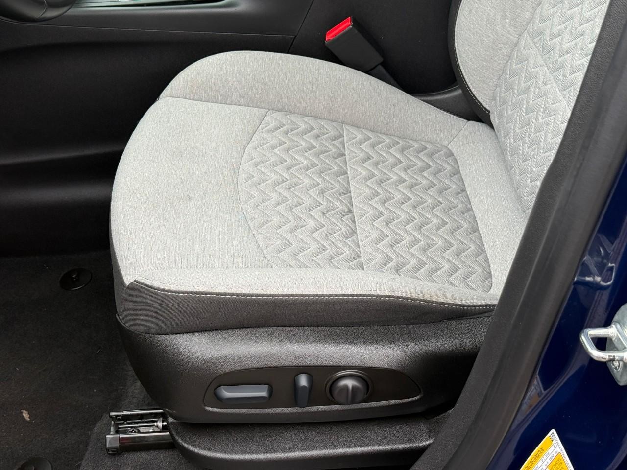 Chevrolet Equinox Vehicle Full-screen Gallery Image 15