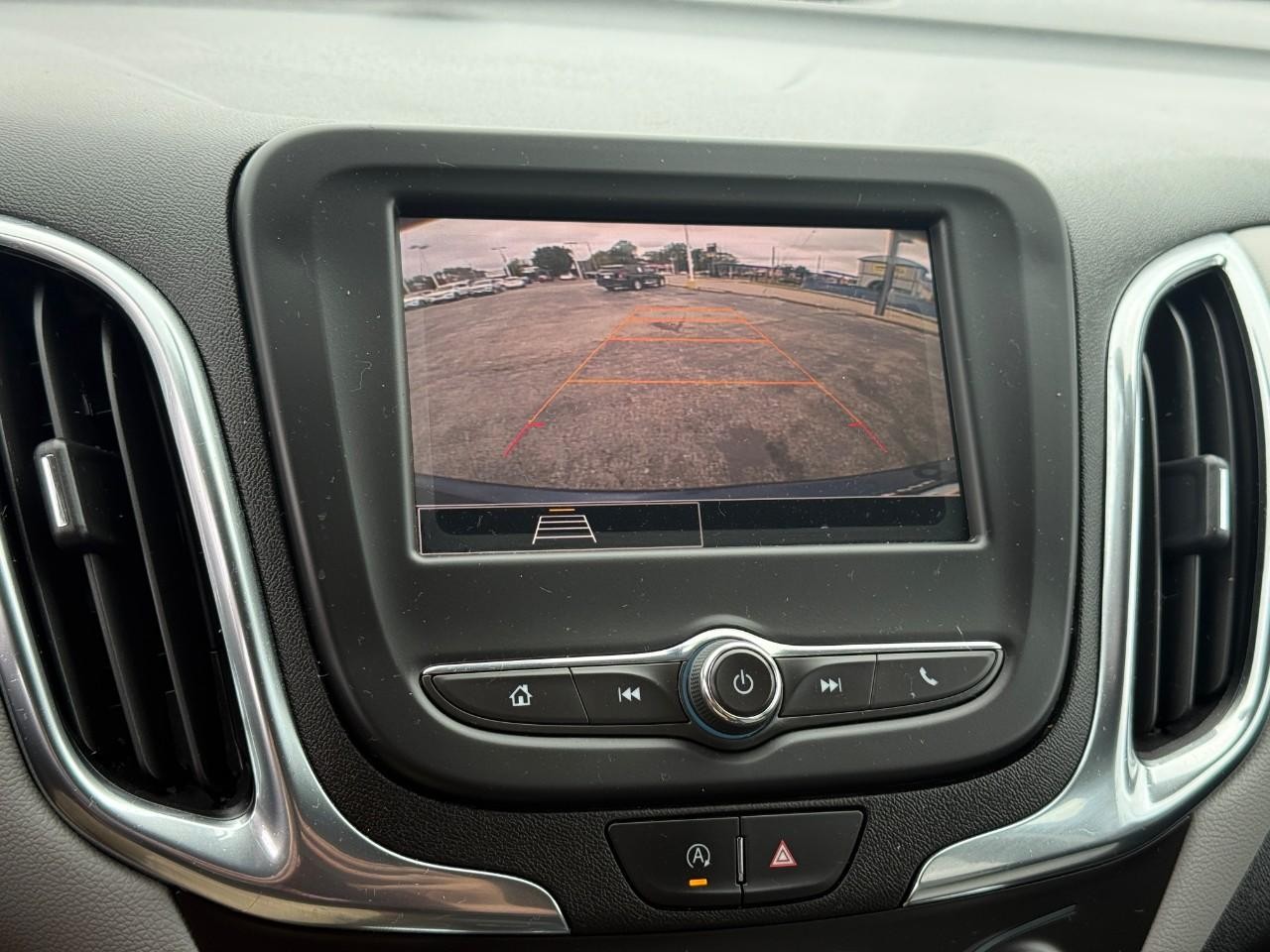 Chevrolet Equinox Vehicle Full-screen Gallery Image 21