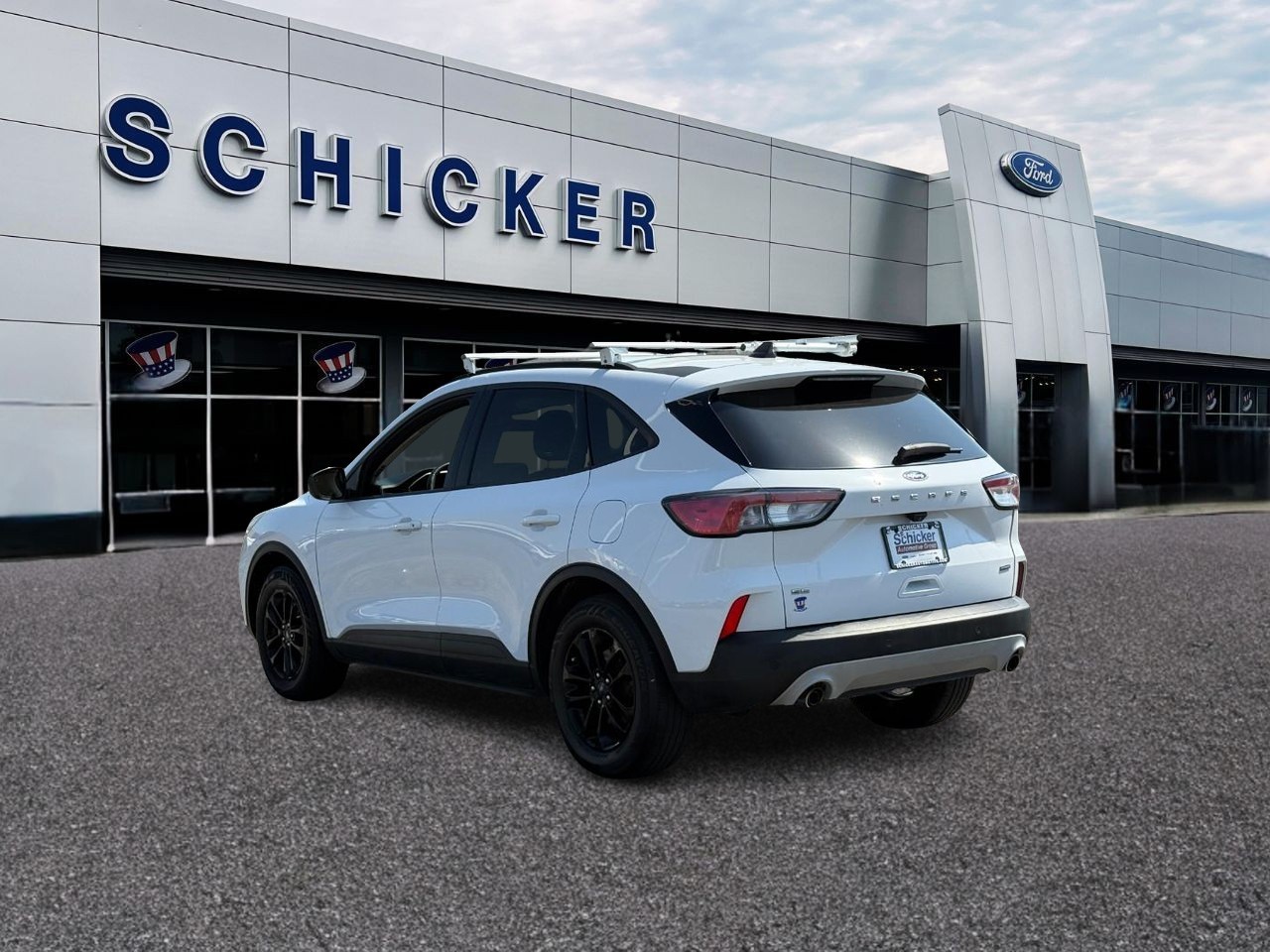 Ford Escape Vehicle Full-screen Gallery Image 02