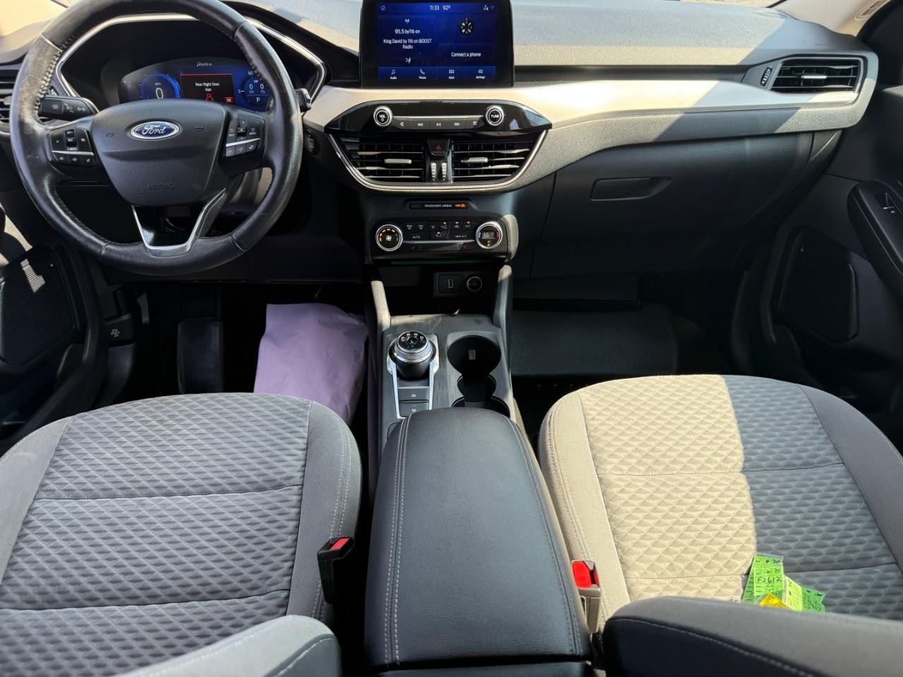 Ford Escape Vehicle Full-screen Gallery Image 11