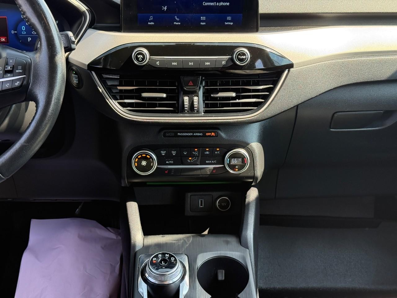 Ford Escape Vehicle Full-screen Gallery Image 14