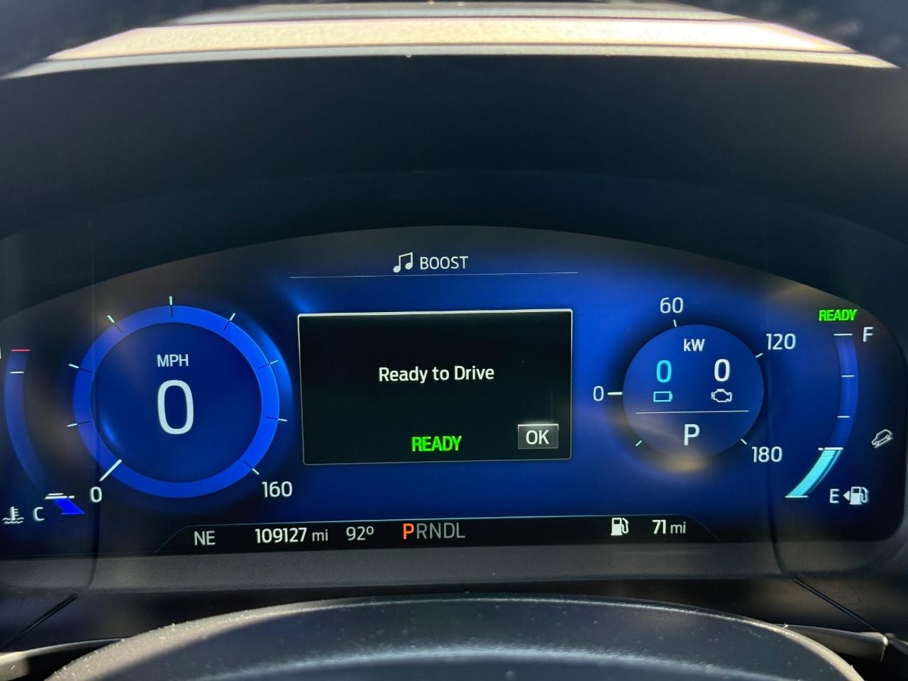 Ford Escape Vehicle Full-screen Gallery Image 21
