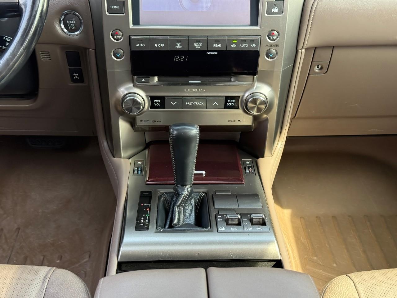 Lexus GX 460 Vehicle Full-screen Gallery Image 13