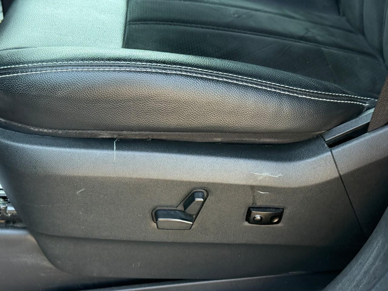 Dodge Grand Caravan Vehicle Full-screen Gallery Image 19