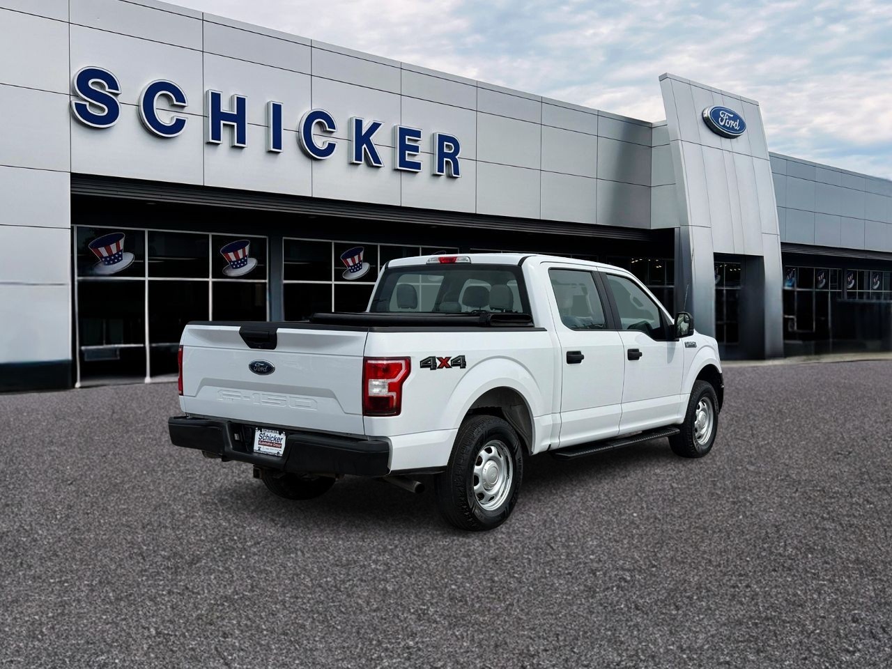 Ford F-150 Vehicle Full-screen Gallery Image 02