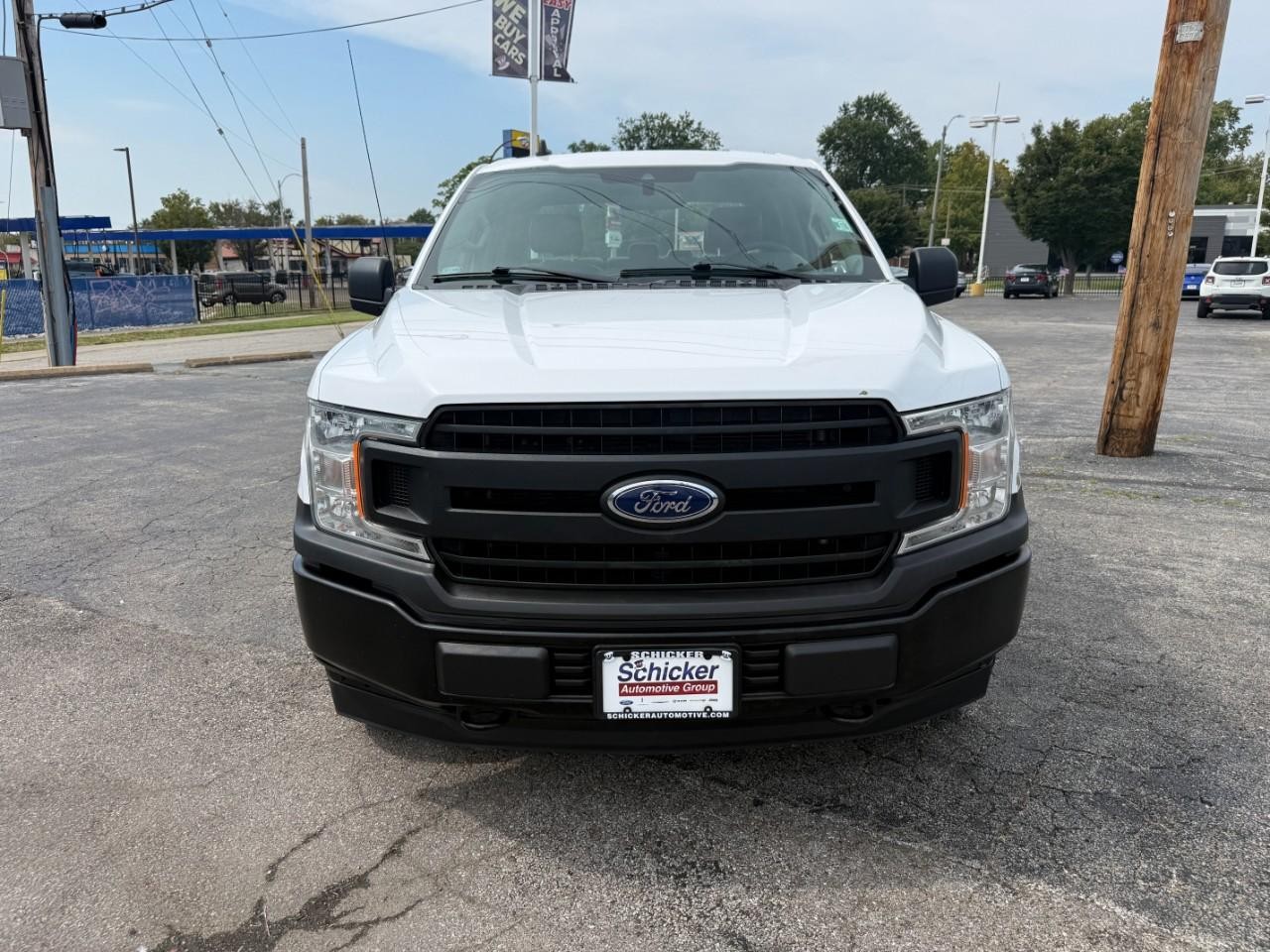 Ford F-150 Vehicle Full-screen Gallery Image 09
