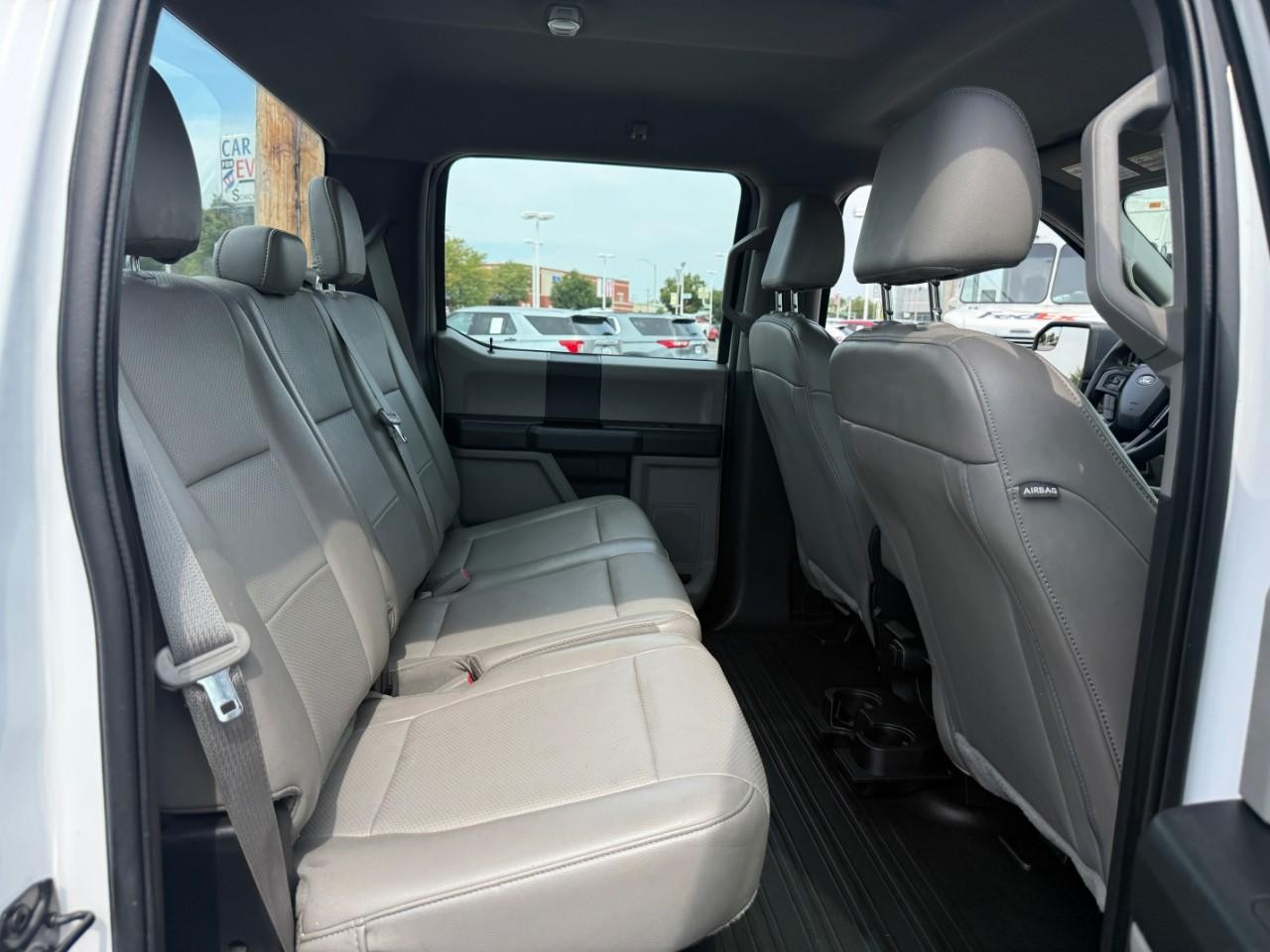 Ford F-150 Vehicle Full-screen Gallery Image 10