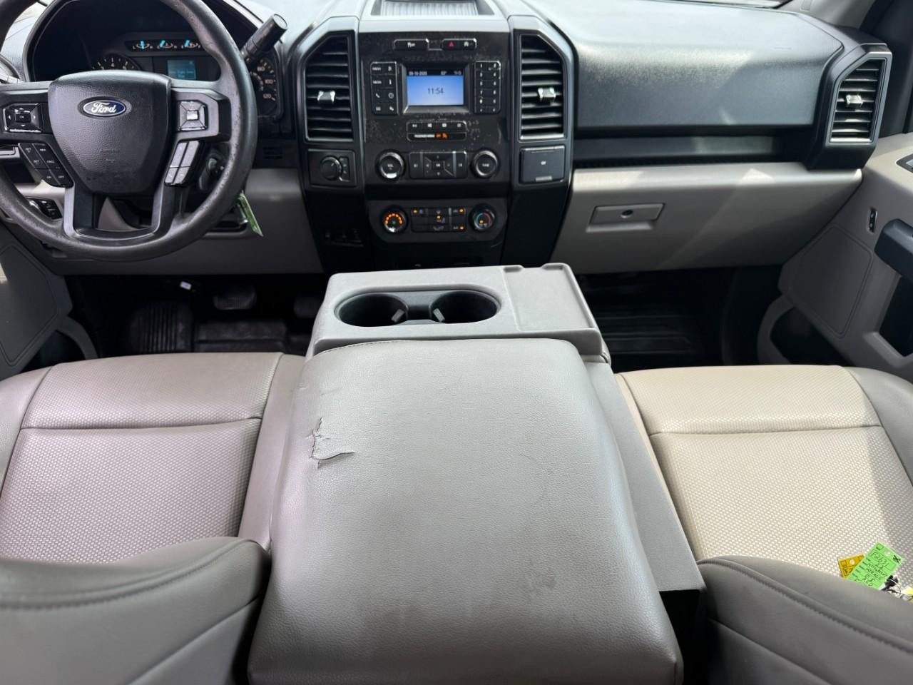 Ford F-150 Vehicle Full-screen Gallery Image 11