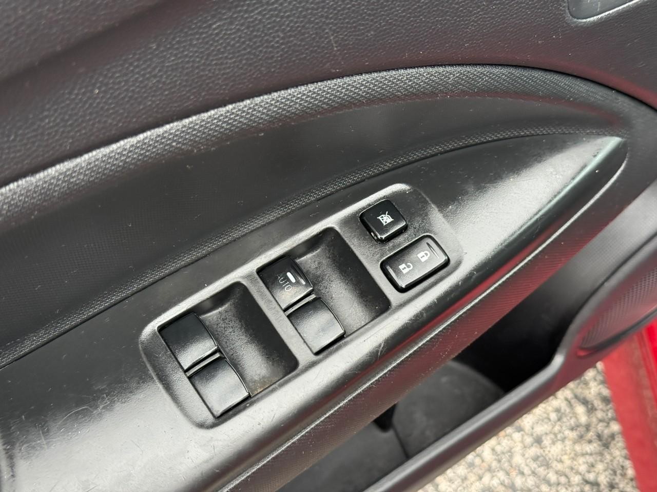 Mitsubishi Mirage G4 Vehicle Full-screen Gallery Image 15