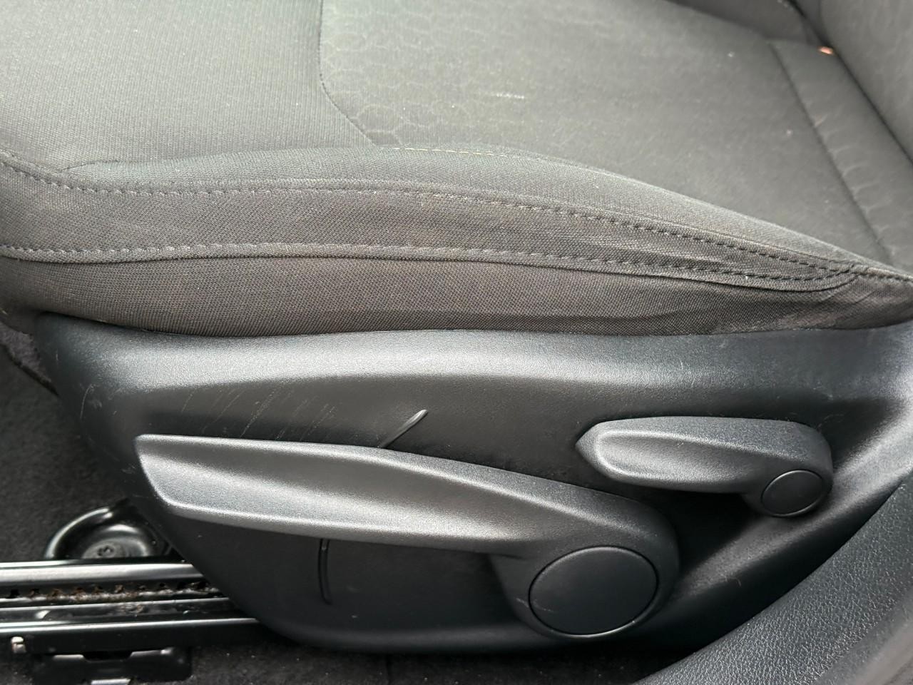 Jeep Compass Vehicle Full-screen Gallery Image 18