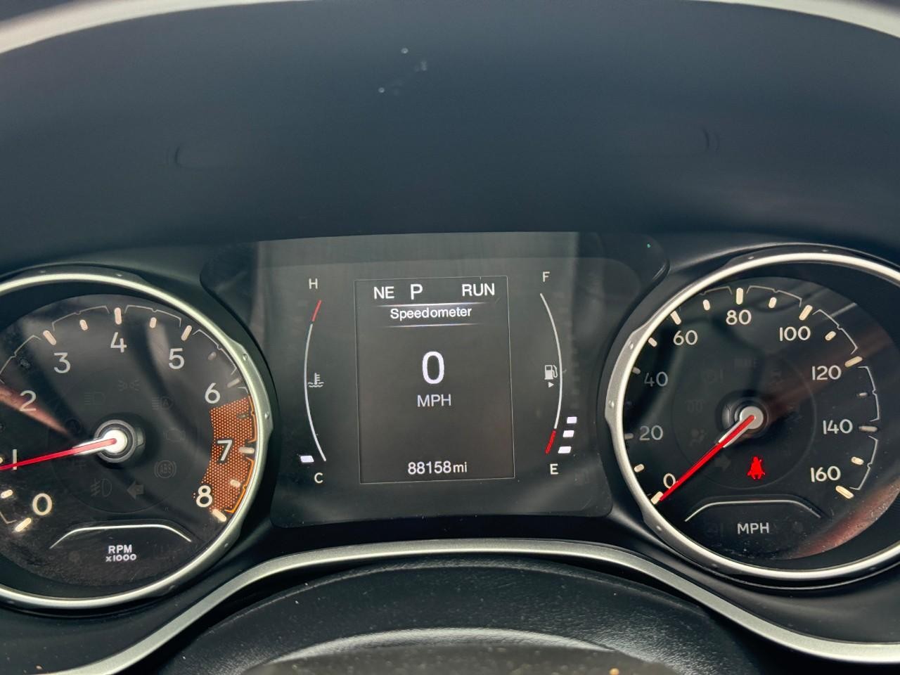 Jeep Compass Vehicle Full-screen Gallery Image 21