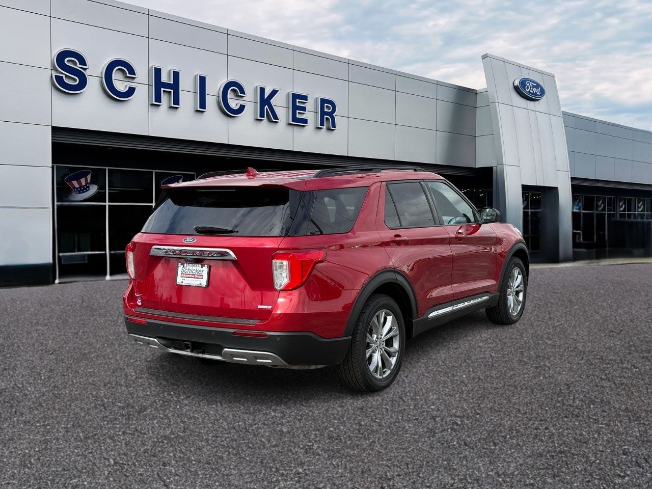 Ford Explorer Vehicle Full-screen Gallery Image 02