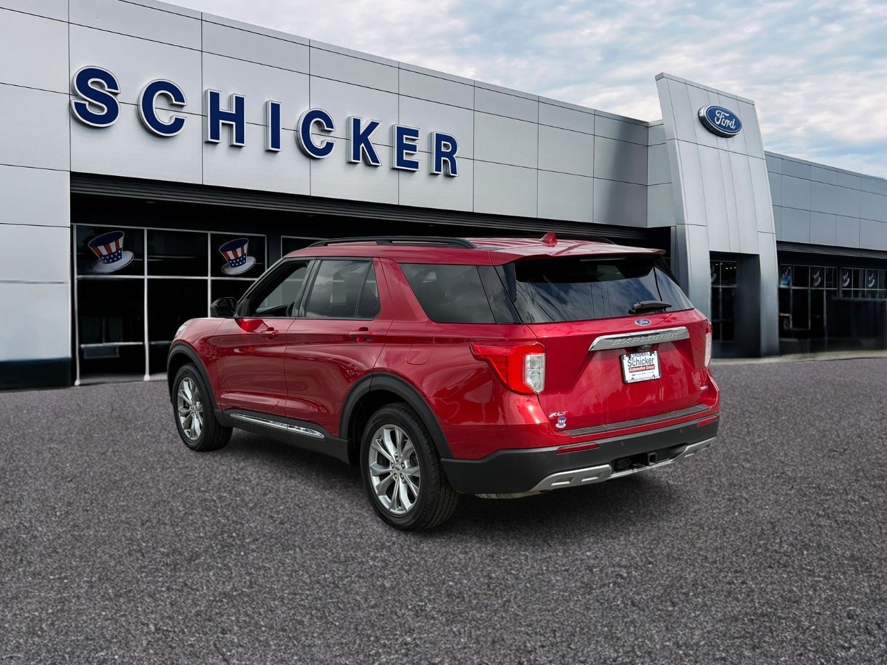 Ford Explorer Vehicle Full-screen Gallery Image 03
