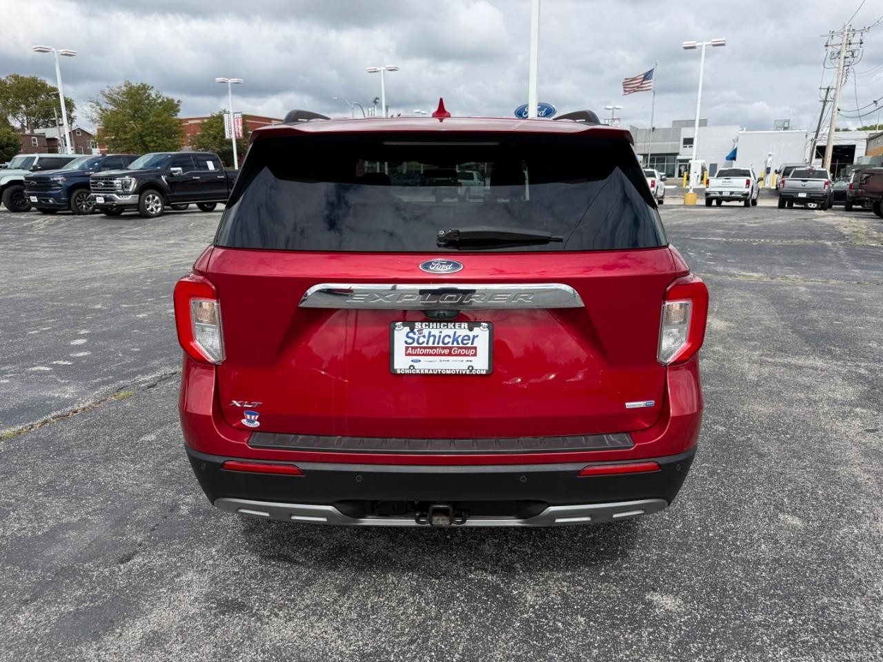 Ford Explorer Vehicle Full-screen Gallery Image 08