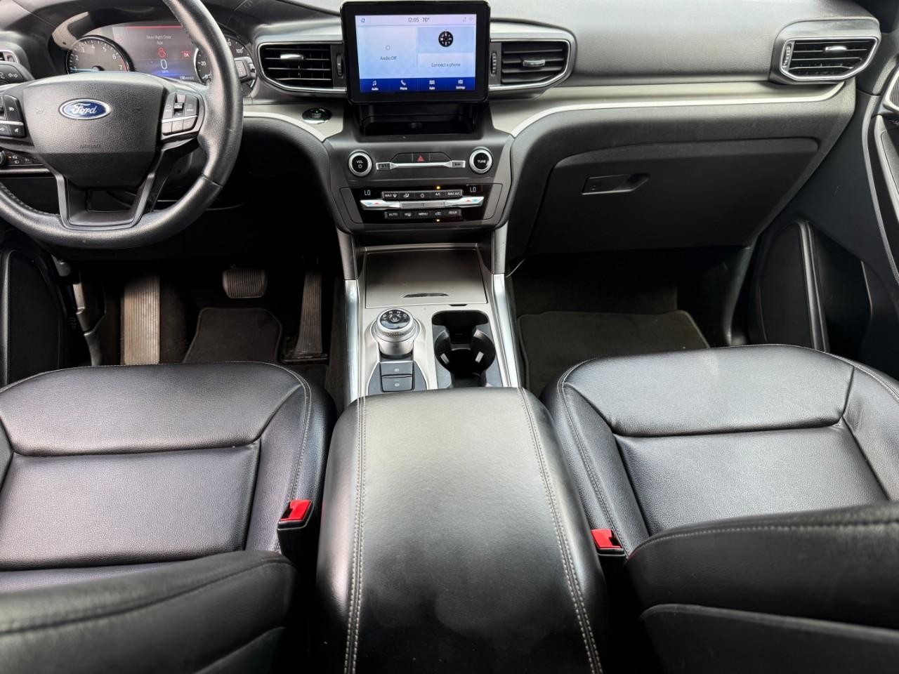 Ford Explorer Vehicle Full-screen Gallery Image 11