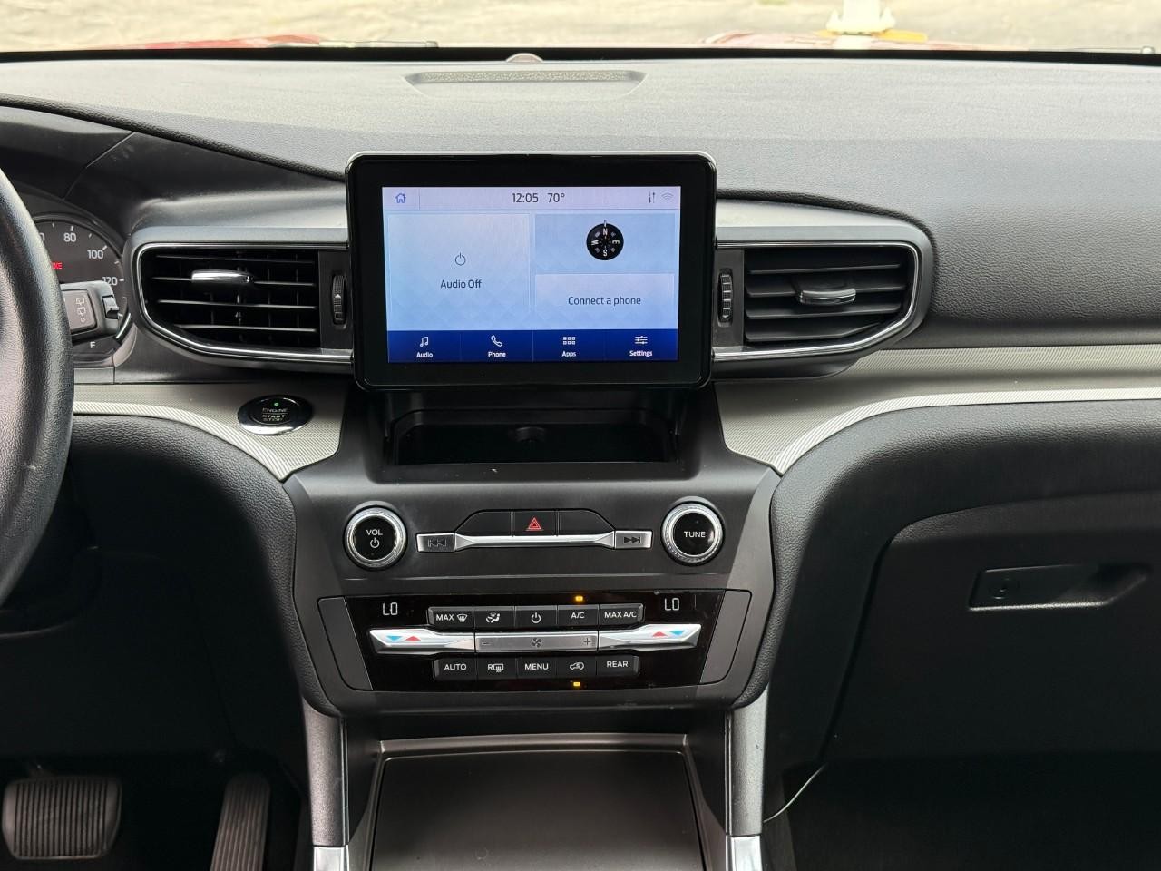 Ford Explorer Vehicle Full-screen Gallery Image 13