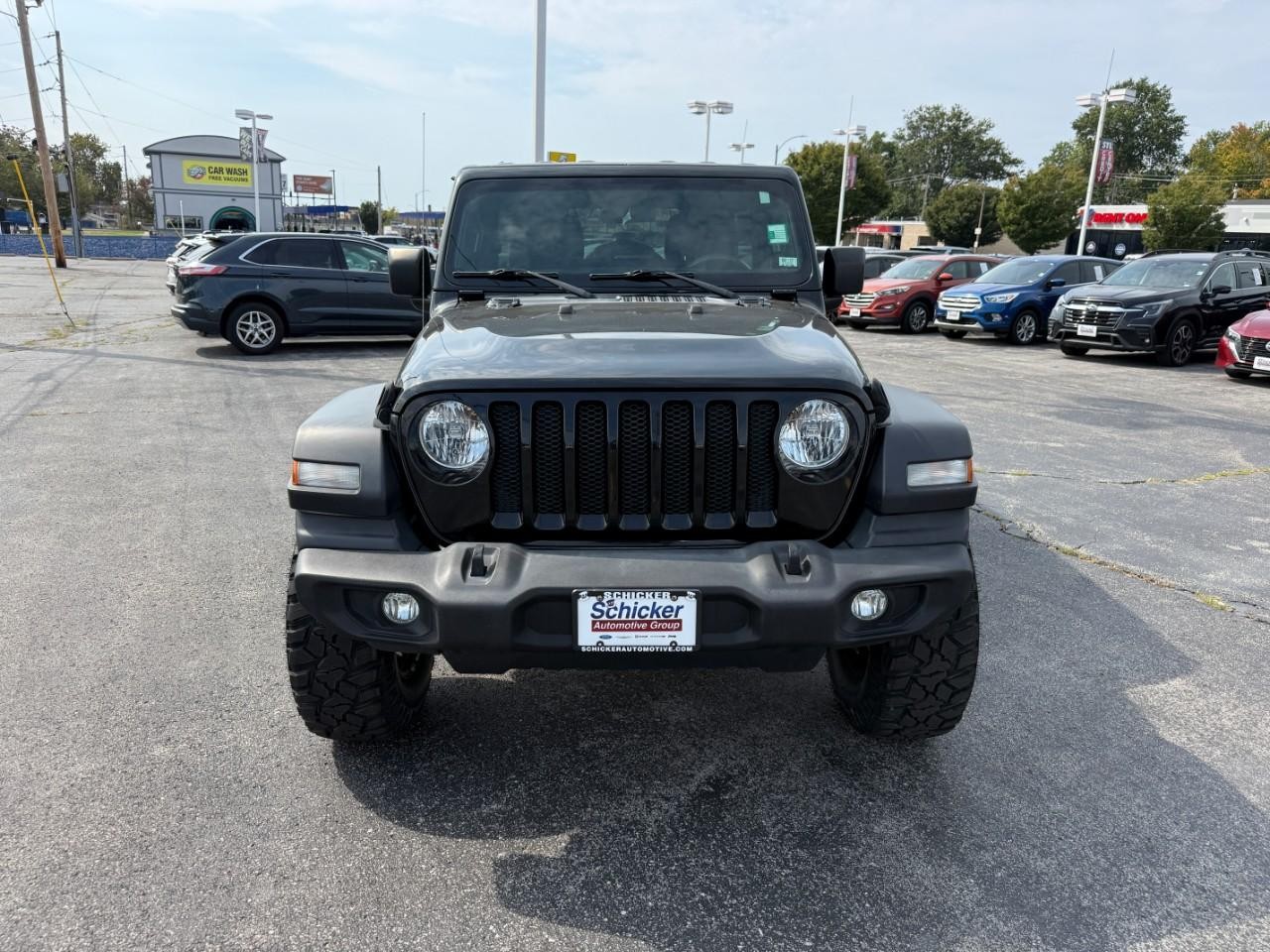 Jeep Wrangler Unlimited Vehicle Full-screen Gallery Image 07