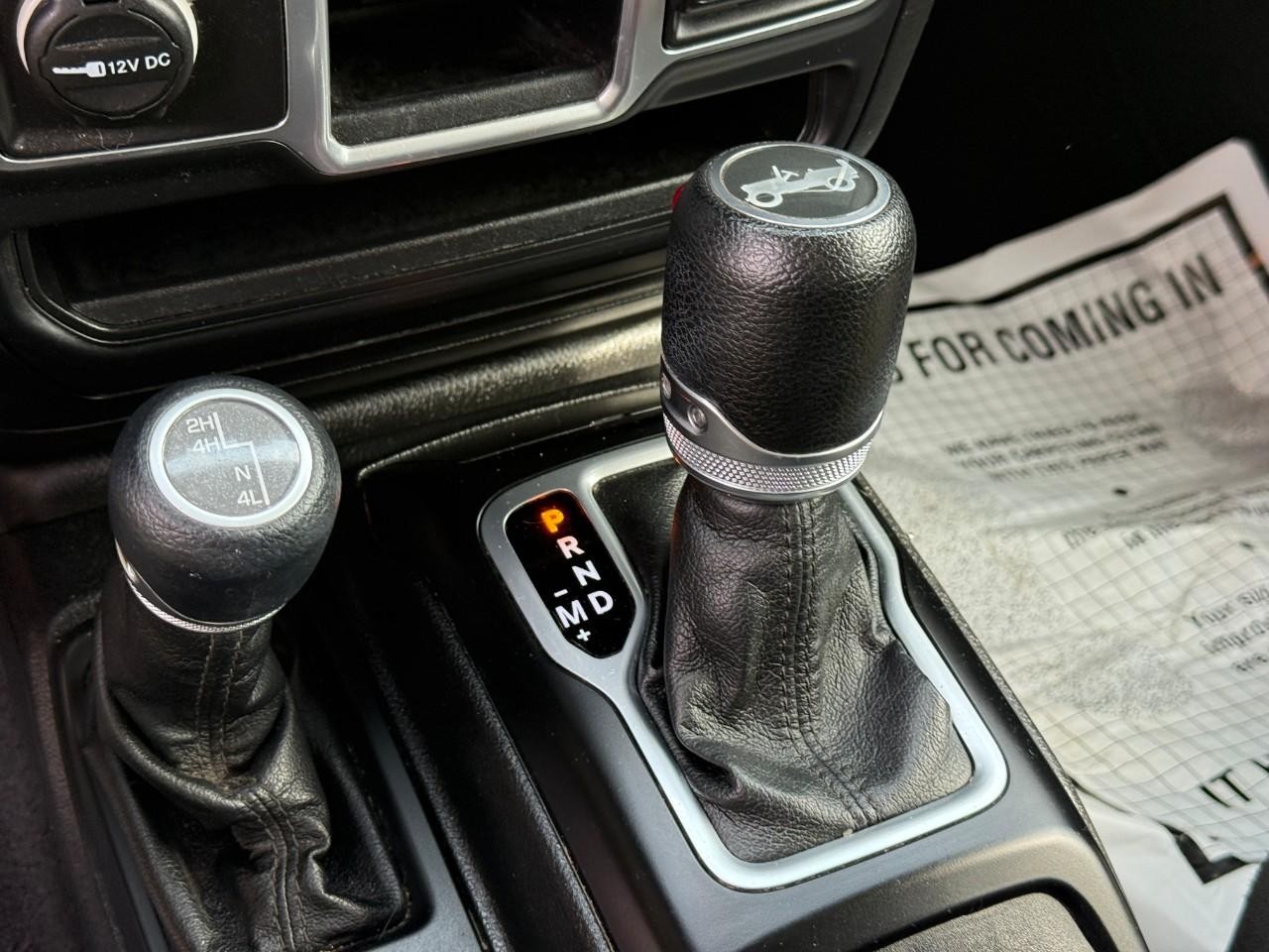 Jeep Wrangler Unlimited Vehicle Full-screen Gallery Image 12